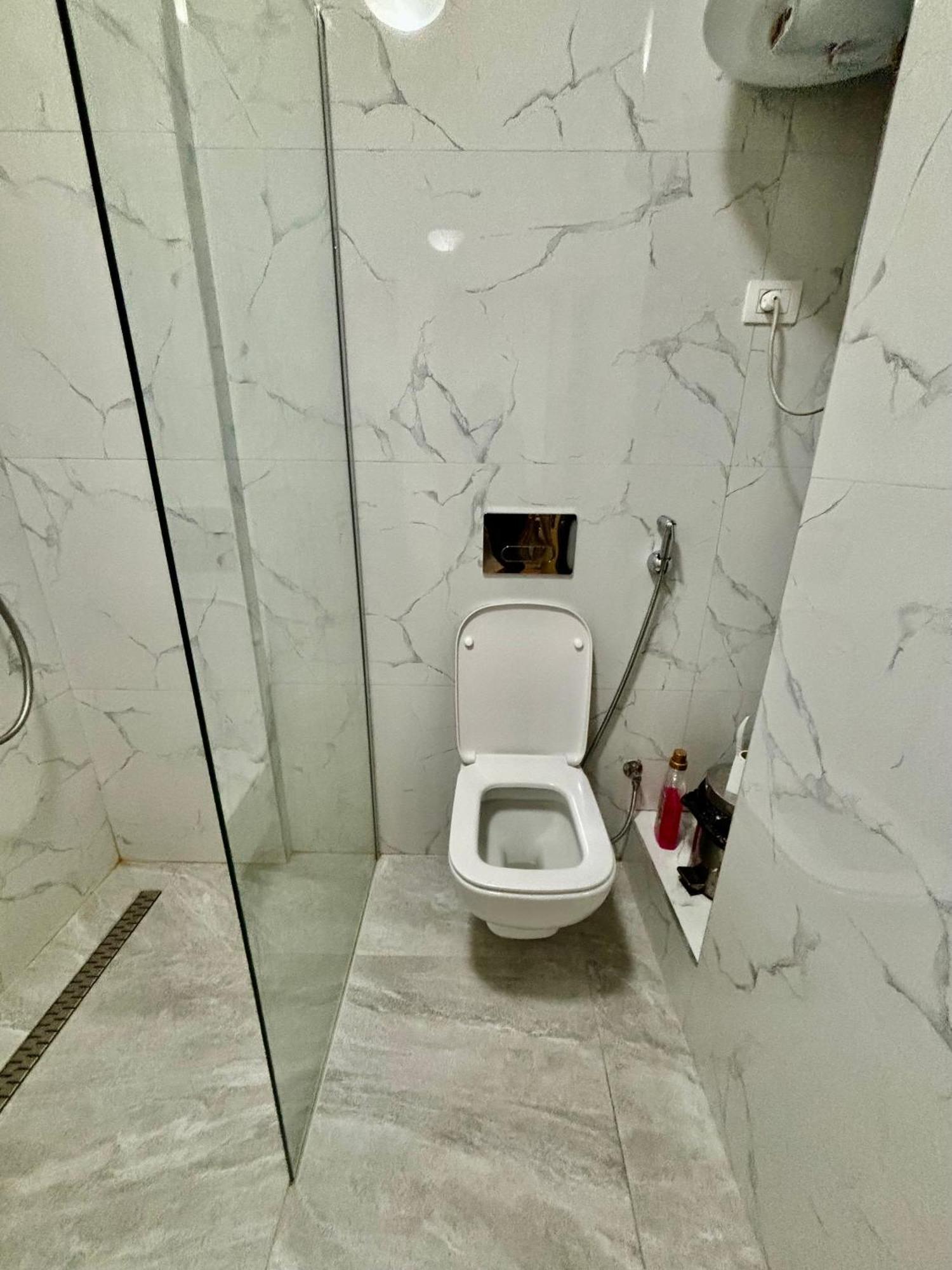 Edi'S Apartament Тирана Экстерьер фото