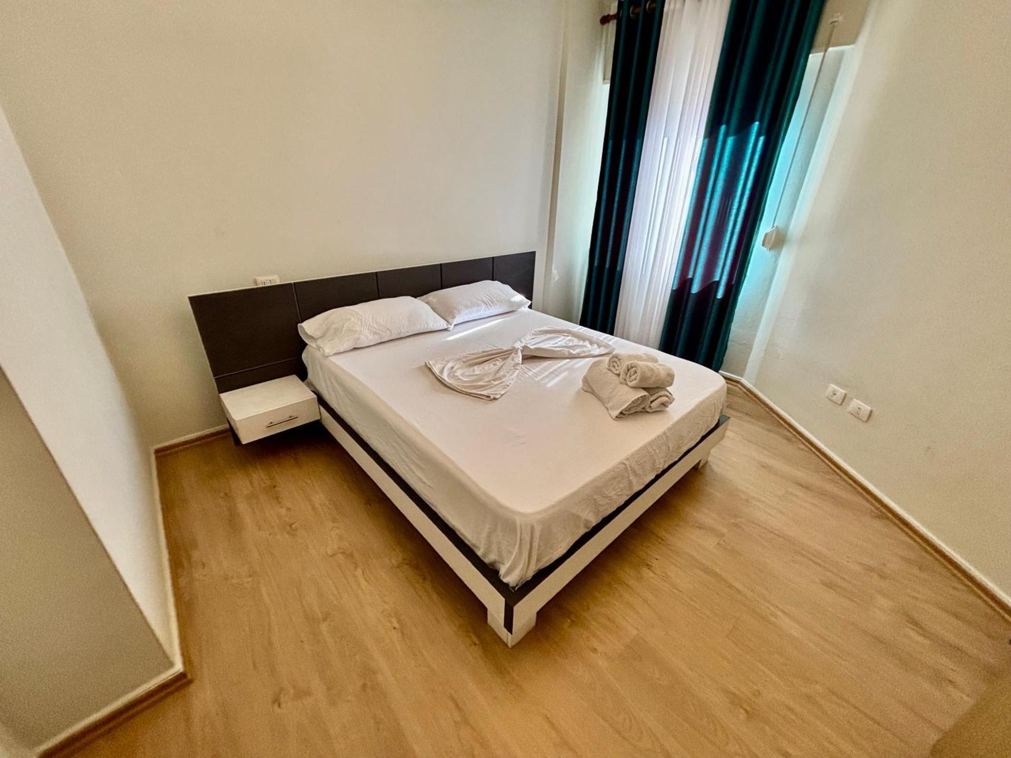 Edi'S Apartament Тирана Экстерьер фото